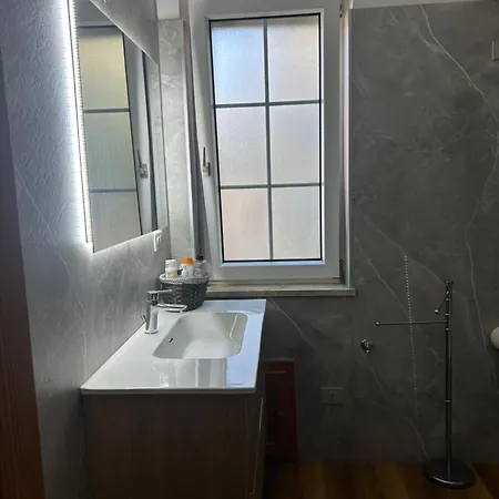 Manzoni Apartament *